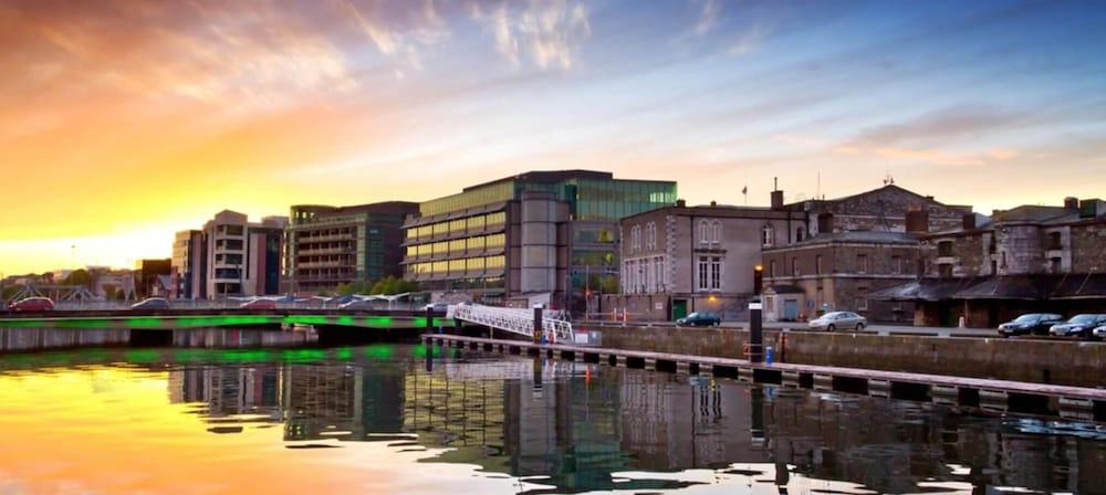 Clayton Hotel Cork City Exterior photo